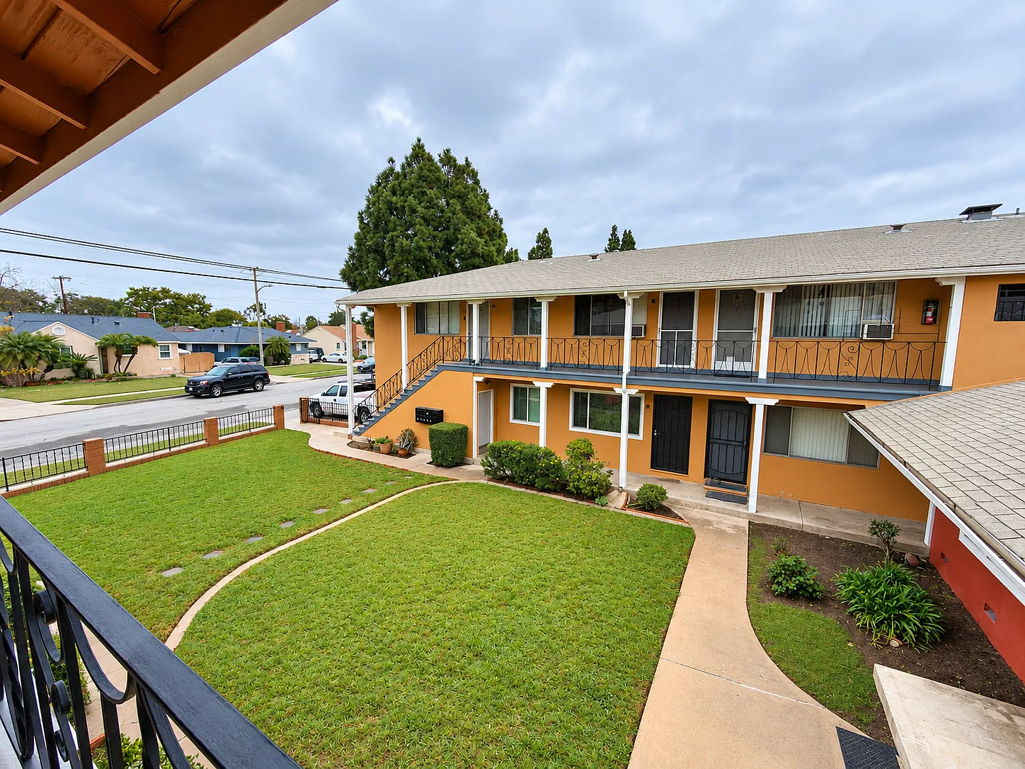10908 Leffingwell Rd — Photo 2