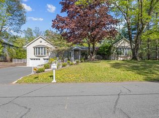 10 Elyise Rd, Monsey, NY 10952