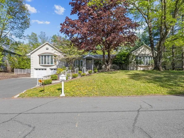 10 Elyise Road, Monsey, NY 10952