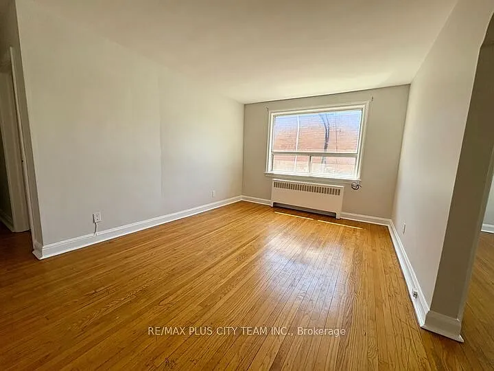 3835 Bathurst St #6 — Photo 6