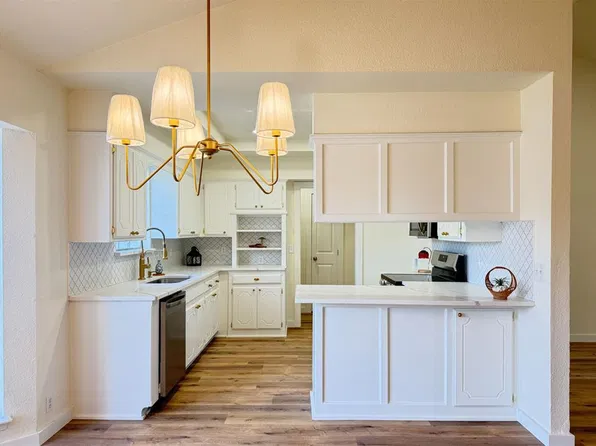 117 N Grand Fork Dr, Edmond, OK 73003