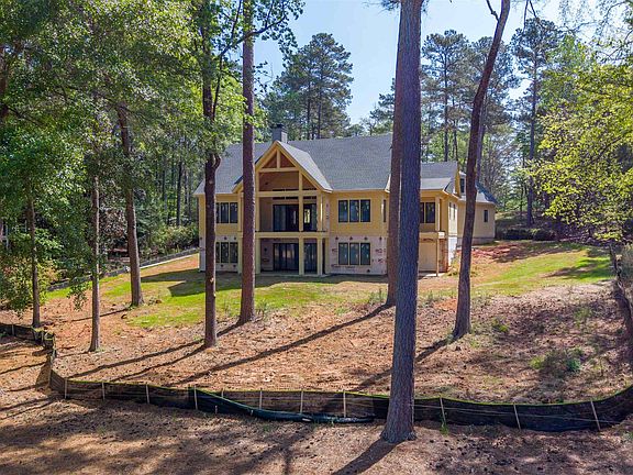 3rd image of 1941 Pine Grove Rd