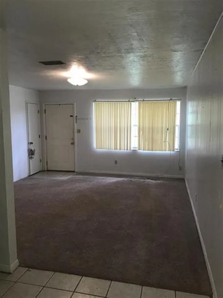 2 bed, 858 sqft, $1,100 — Photo 3