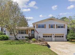 9800 Dolphin Dr SE, Huntsville, AL 35802