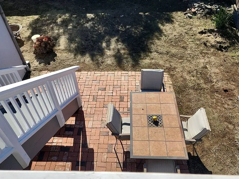 590 Juniper St — Photo 6