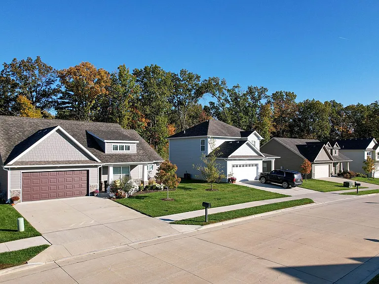 Manor Homes — Photo 90