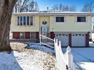 6712 S 51st St, Omaha, NE 68117