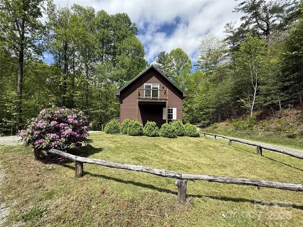 19 Winding Gap Ln, Tuckasegee, NC 28783