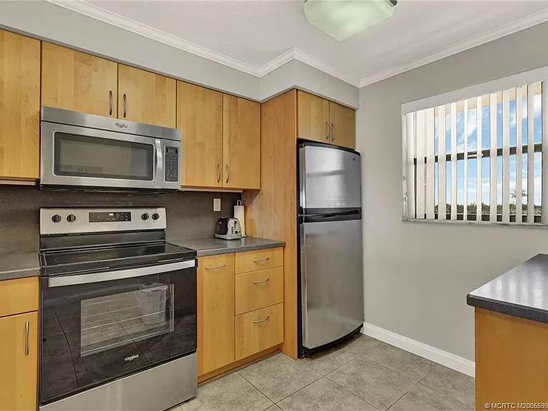9490 S Ocean Dr #410 — Photo 12