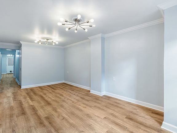 2nd image of 2448 W Taylor St