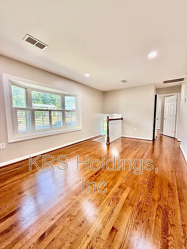 4 bed, 2.0 bath, 1472 sqft, $2,895 — Photo 4