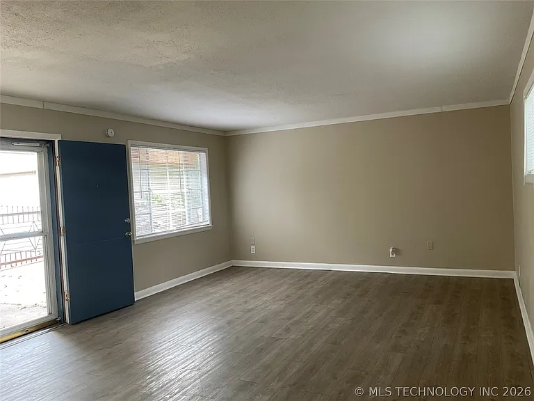 1644 S Knoxville Ave — Photo 23