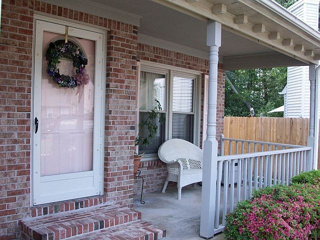 2nd image of 2005 Amersham Ct