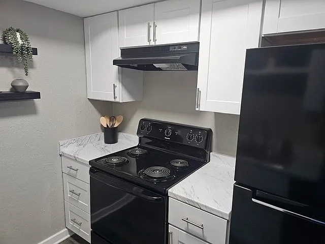Castle Hill Apartments — Photo 9