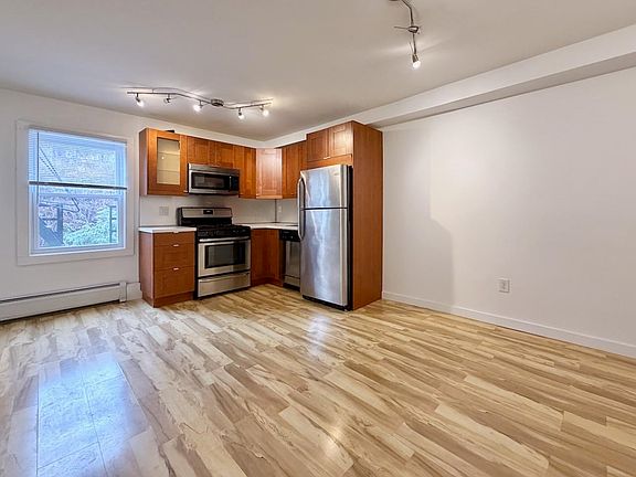 2nd image of 397 1st St #2