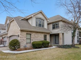 213 Springdale Ln, Bloomingdale, IL 60108