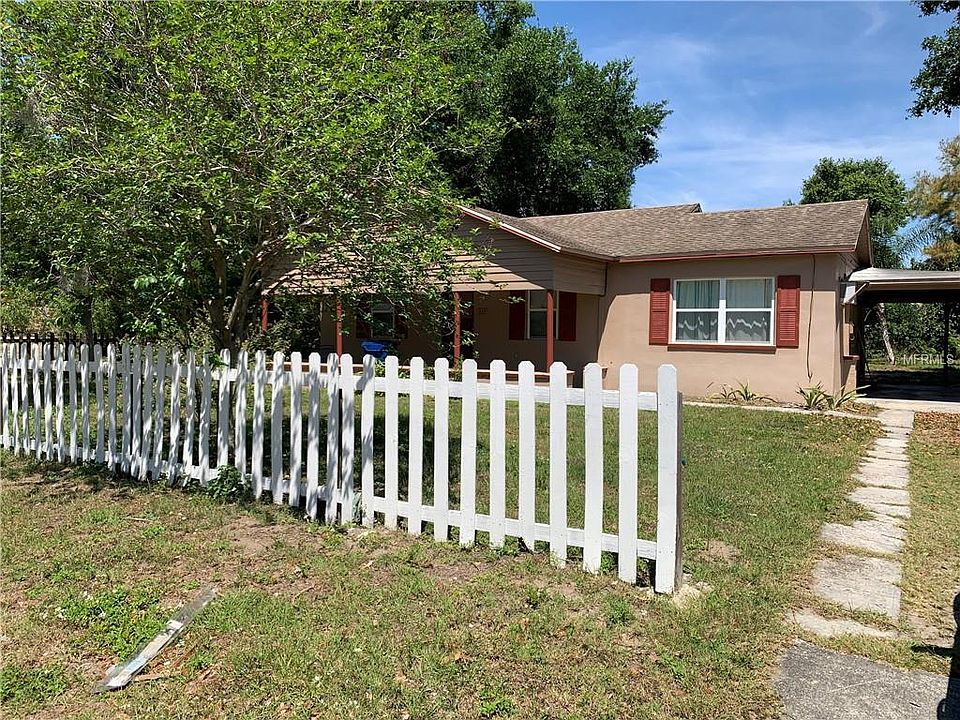 2nd image of 315 Avenue K NE