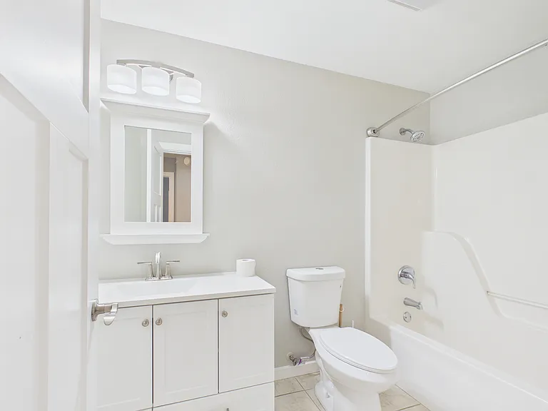 483 Baypoint Dr — Photo 19