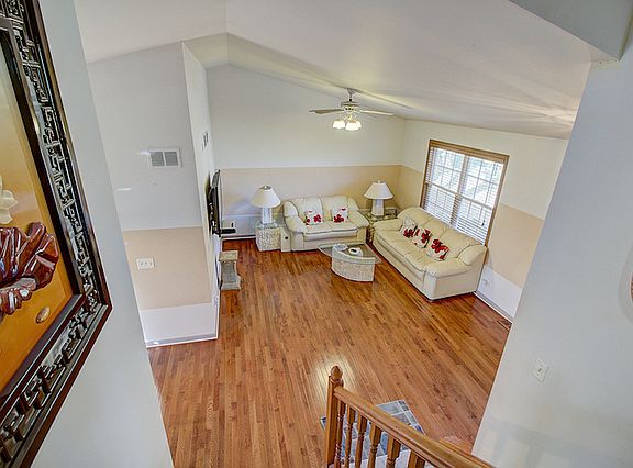 5th image of 10055 W Ames Ave