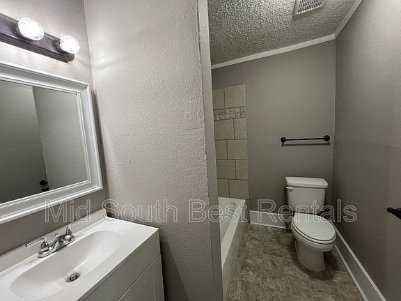 5th image of 3273 Yale Ave #A