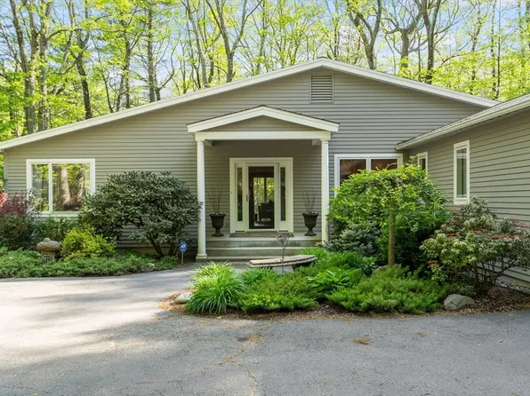 26 Deer Run, Wayland, MA 01778
