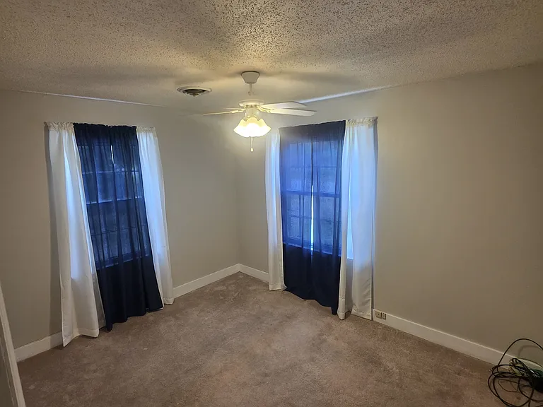 208 Cole St — Photo 6