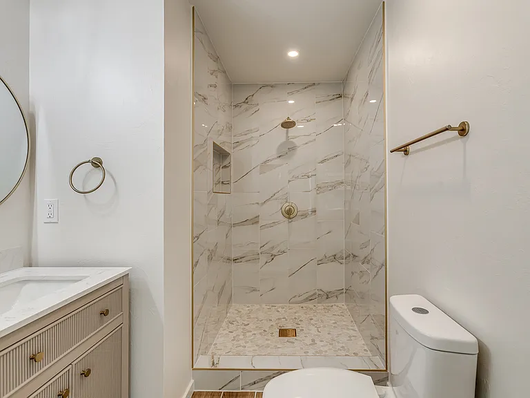 1723 W Park Pl — Photo 34