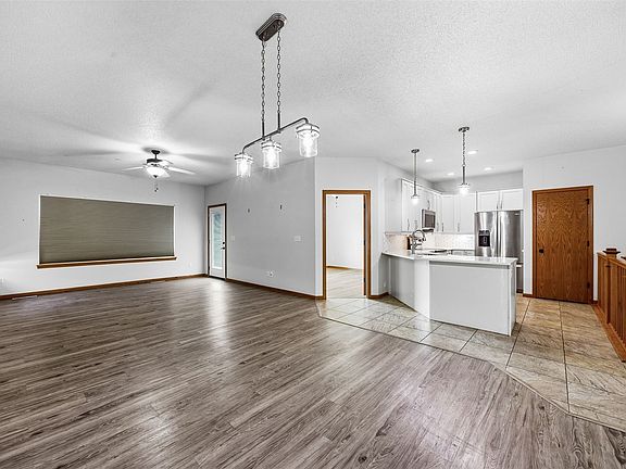 4th image of 7101 Waterview Dr SW