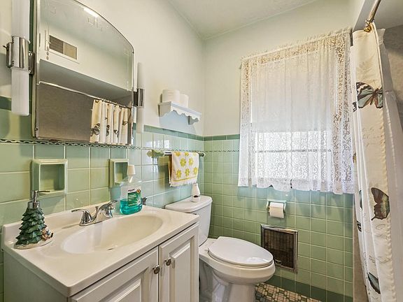4th image of 3148 S 30th STREET