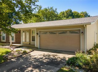 12137 La Padera Ln, Florissant, MO 63033