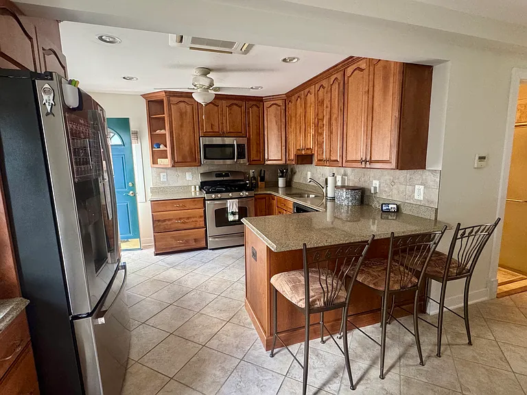 6615 Eleanore Ave — Photo 5