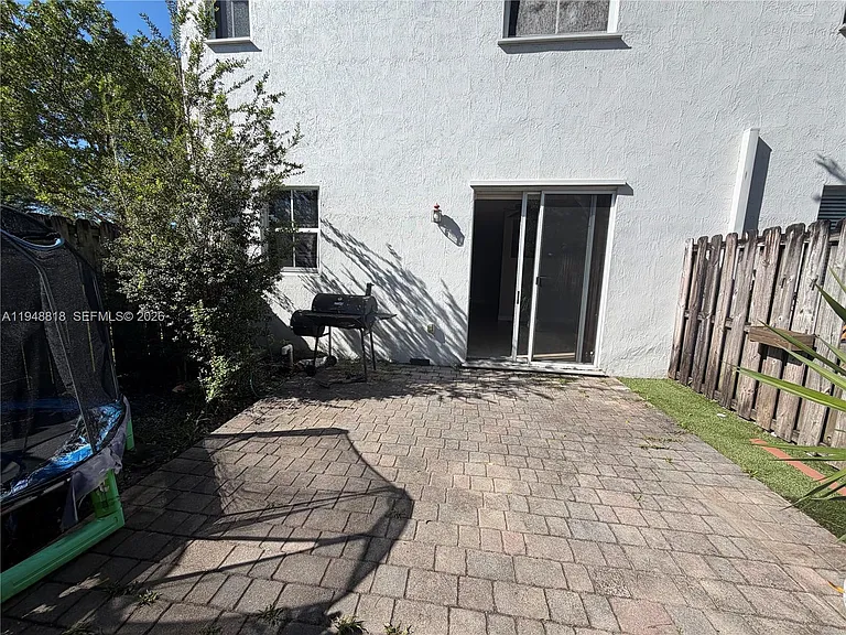 20715 NE 10th Ct — Photo 5