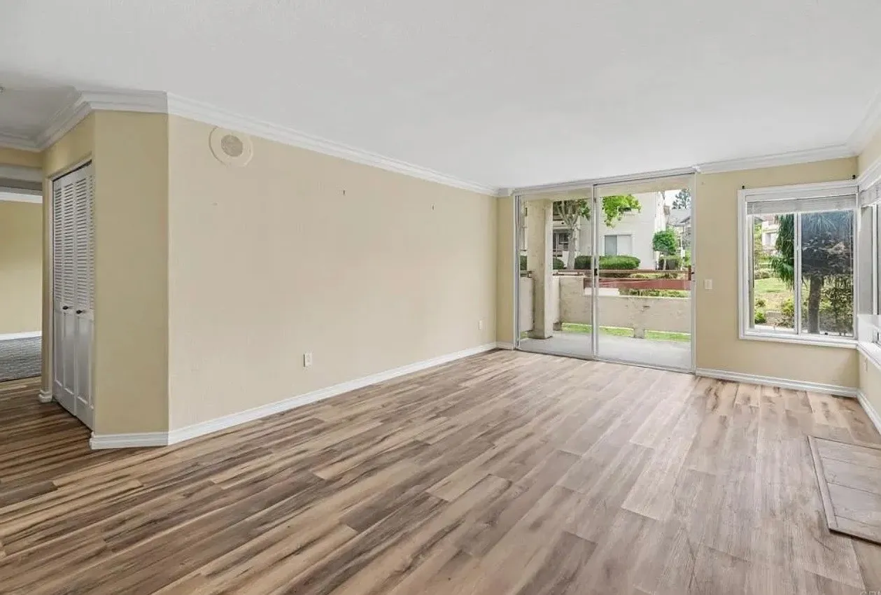 2 bed, 944 sqft, $3,300 — Photo 1