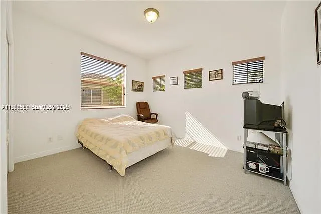 5271 SW 141st Ter — Photo 9