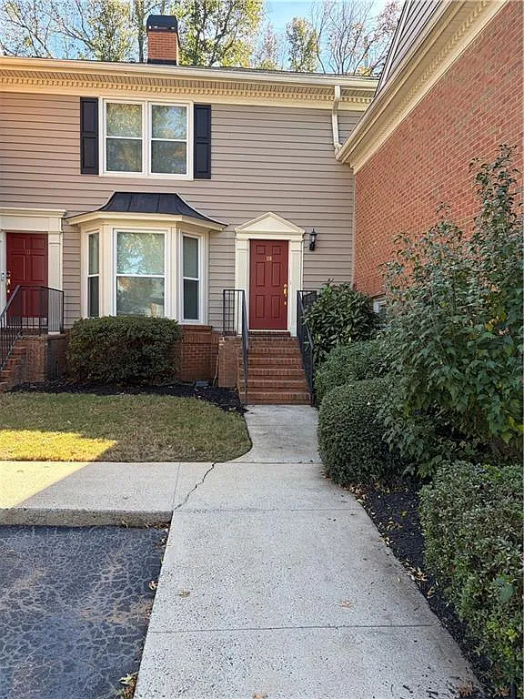 2 bed, 1366 sqft, $2,300 — Photo 1