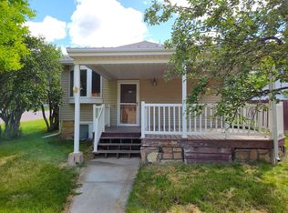 402 S 5th St, Hot Springs, SD 57747