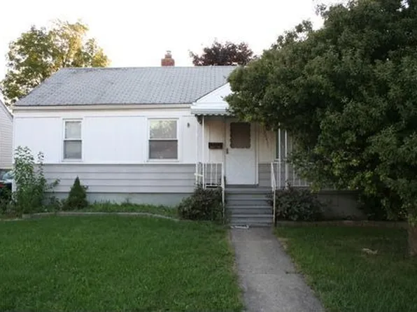 26411 Blumfield St, Roseville, MI 48066