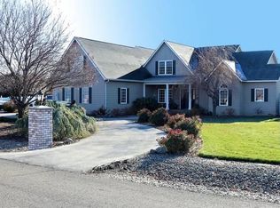 12000 Barrett Rd, Yakima, WA 98908