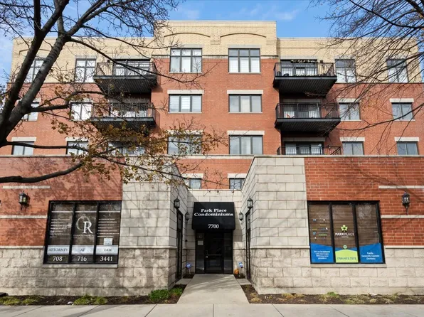7700 W North Ave APT 5A, Elmwood Park, IL 60707