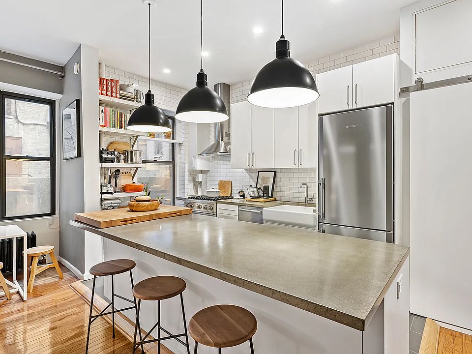 1st image of 408 Saint Johns Pl APT 1F
