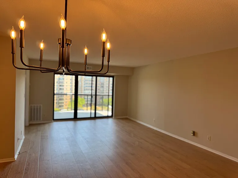 8360 Greensboro Dr #917 — Photo 11