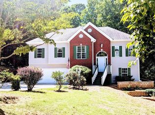 2917 Lake Hollow Rd, Gainesville, GA 30501