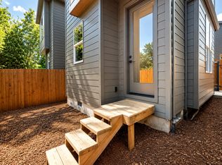 2907 N Russet St #B, Portland, OR 97217