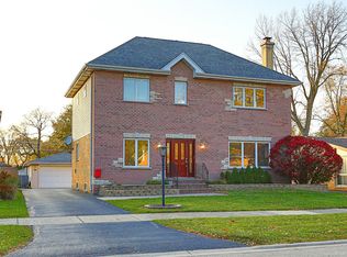 704 N Eastwood Ave, Mount Prospect, IL 60056