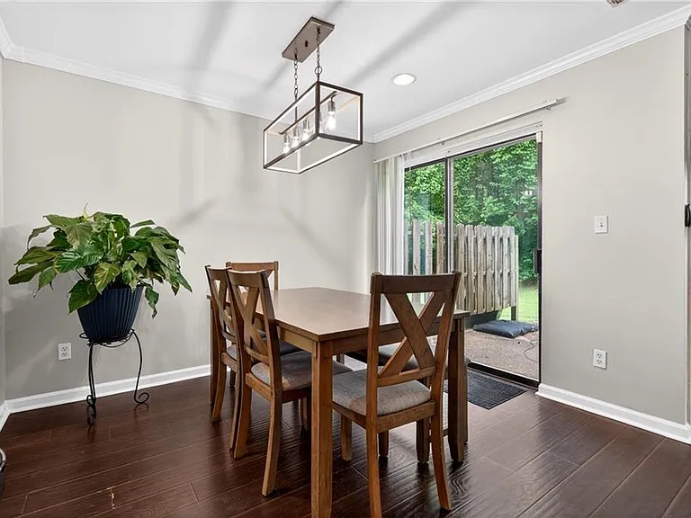 6393 Hawthorne Ter — Photo 17