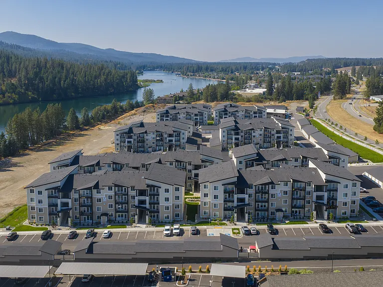 Rivers Edge Apartments — Photo 28