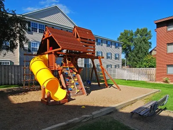 Executive Apartments, 1244 E Saint Germain St #592dd6b42, Saint Cloud, MN 56304