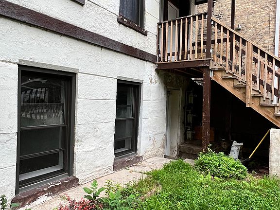 2nd image of 3134 S Emerald Ave Floor 1