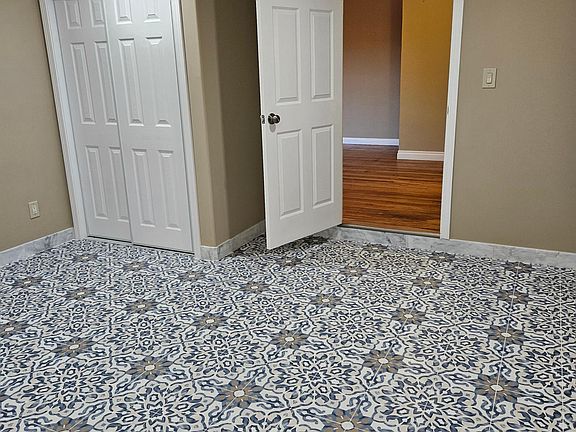5th image of 726 W Hacienda Ave