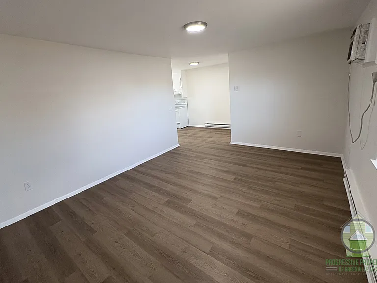 The Flats @ Old Buncombe — Photo 10